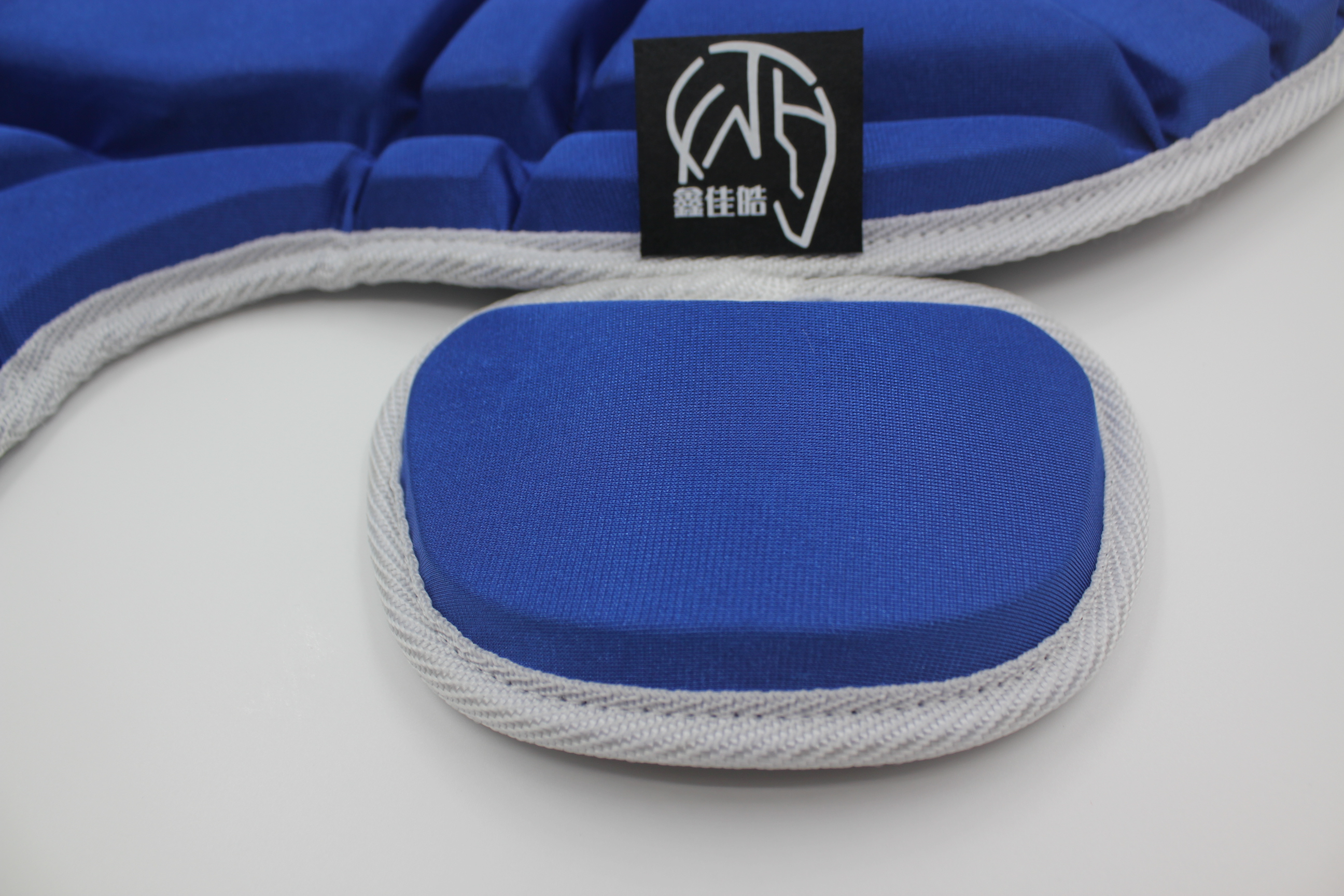 自研护胸1-细节1