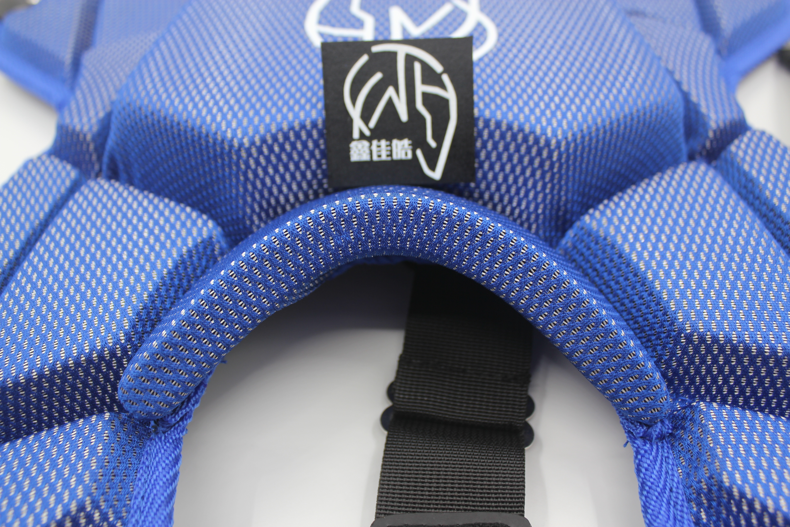 自研护胸2-细节3